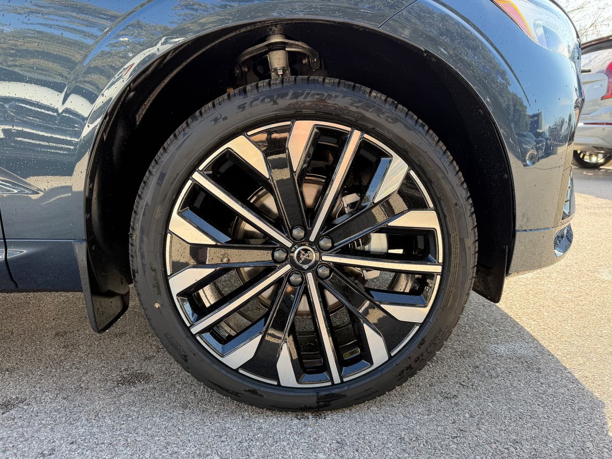 2026 Volvo XC60 - Image 7