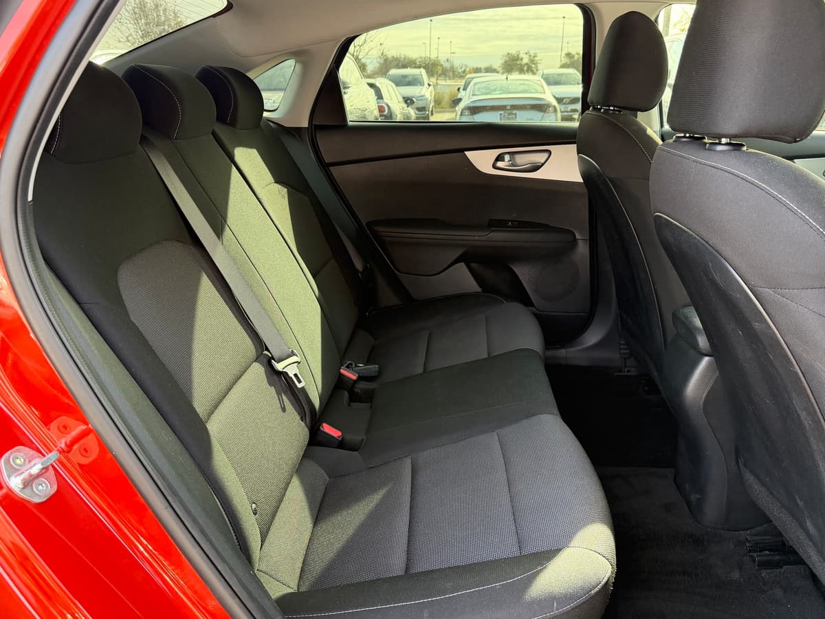 2023 Kia Forte - Image 11