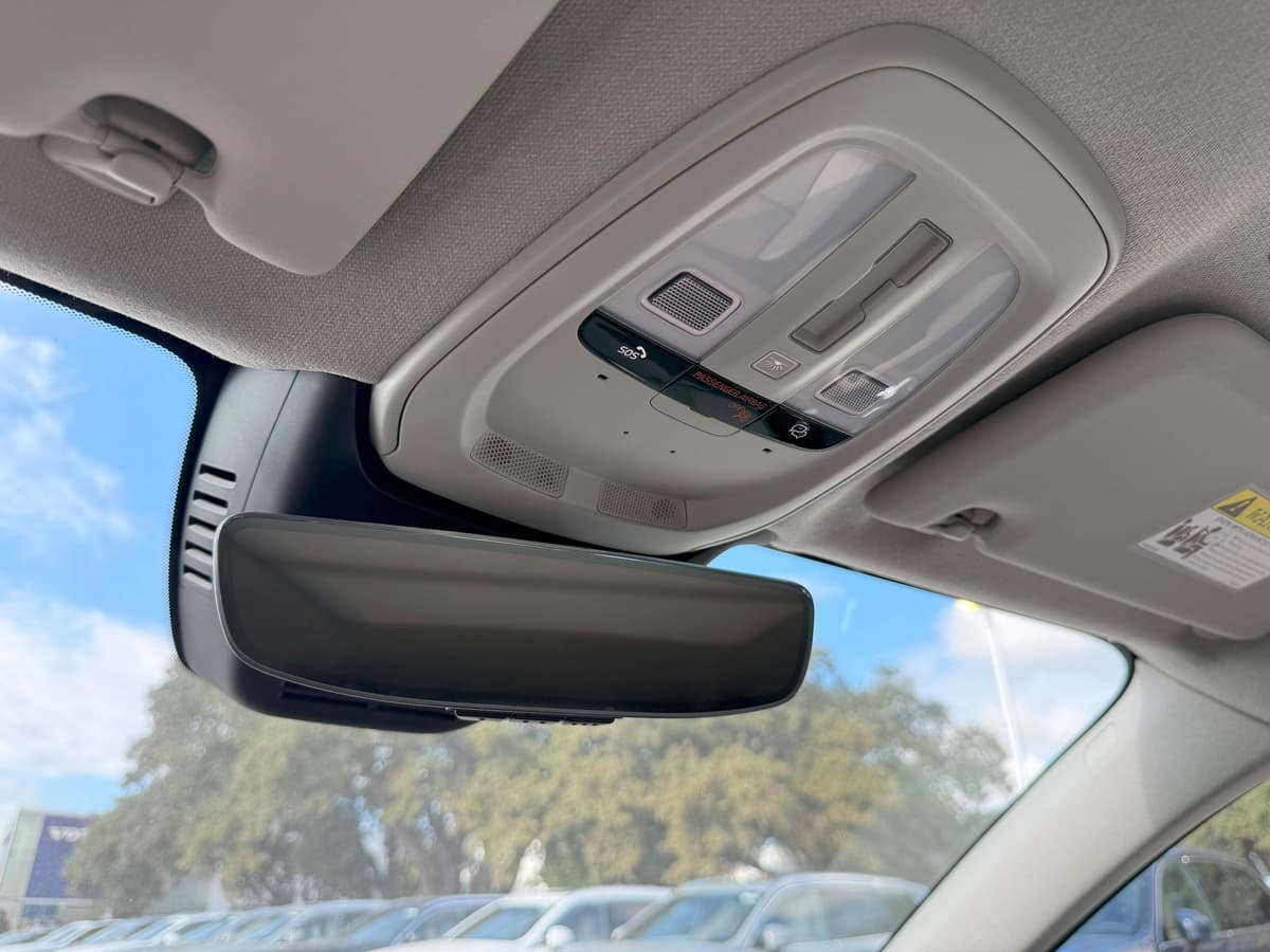 2026 Volvo XC40 - Image 28