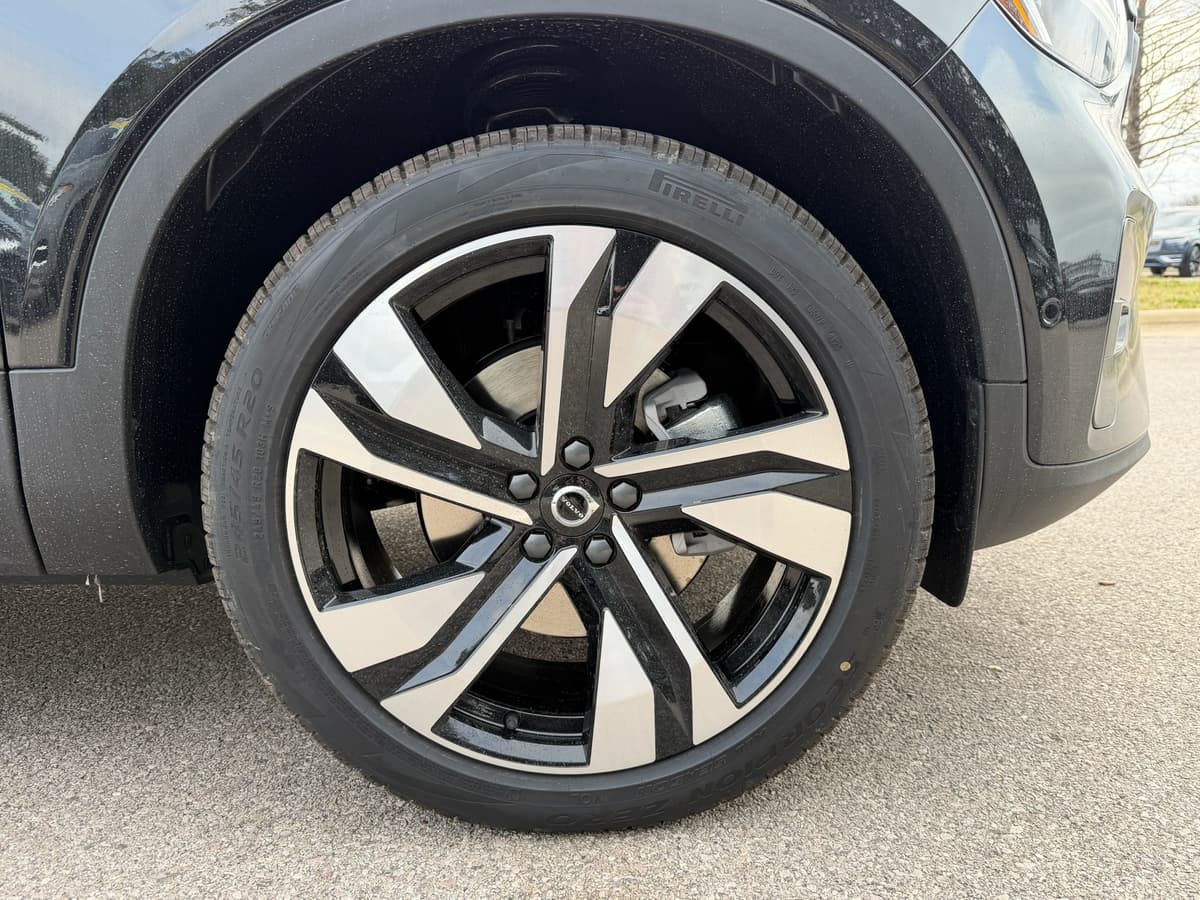 2026 Volvo XC40 - Image 7