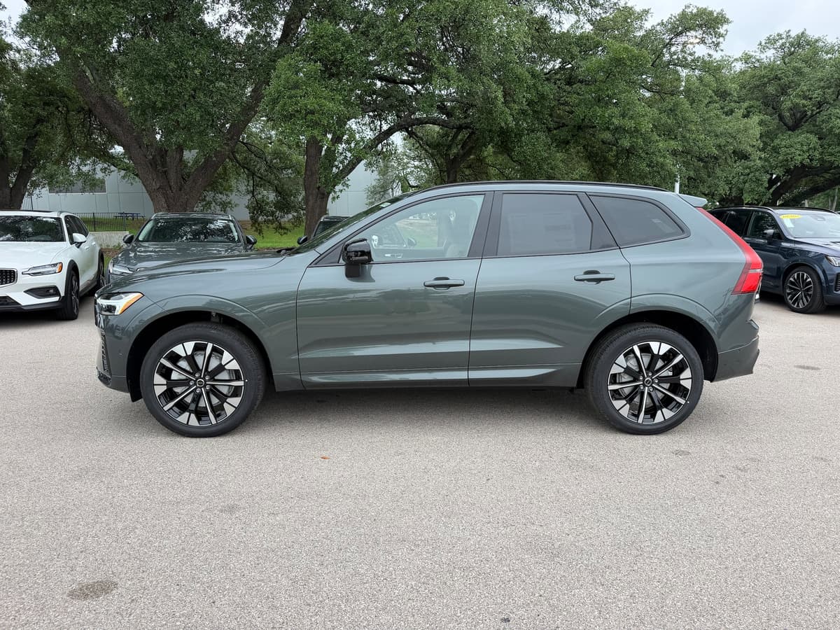 2026 Volvo XC60 - Image 3