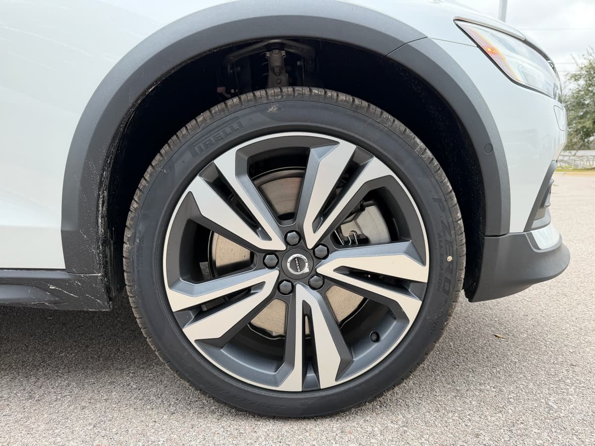 2026 Volvo V60 Cross Country - Image 7