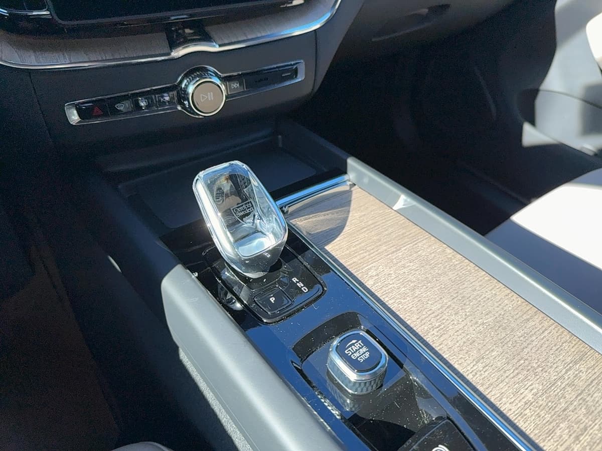 2026 Volvo XC60 - Image 23