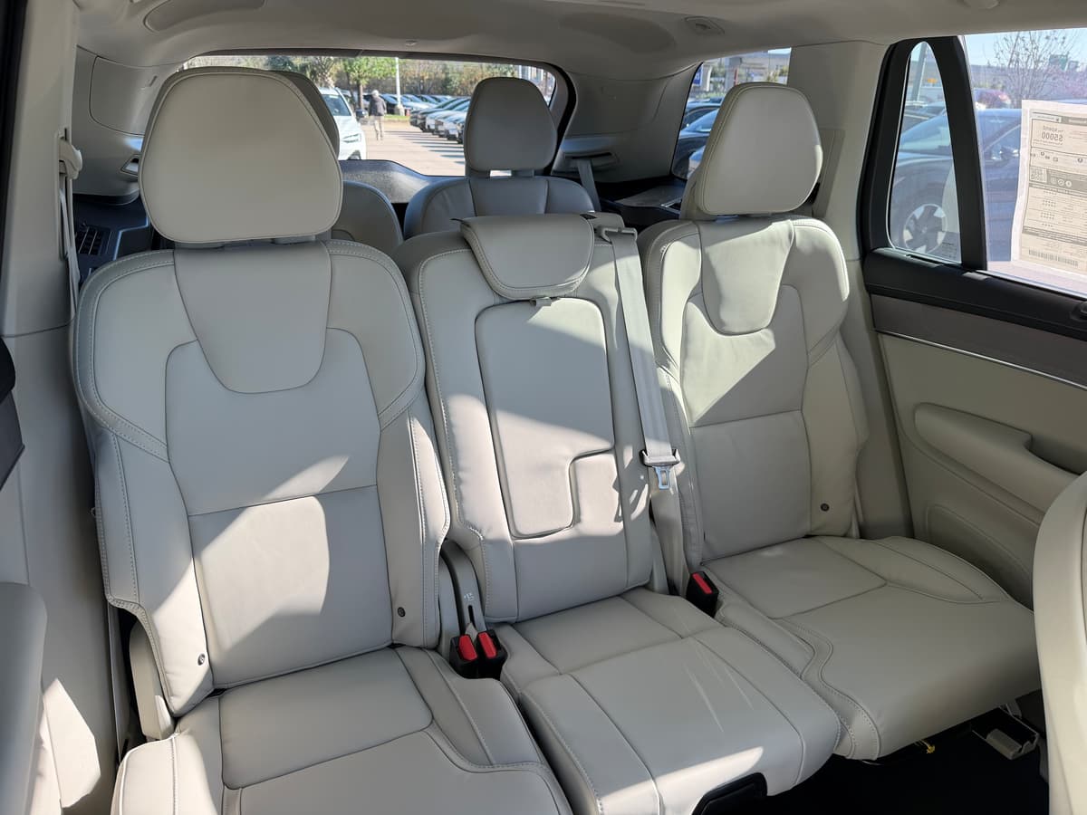 2026 Volvo XC90 - Image 10