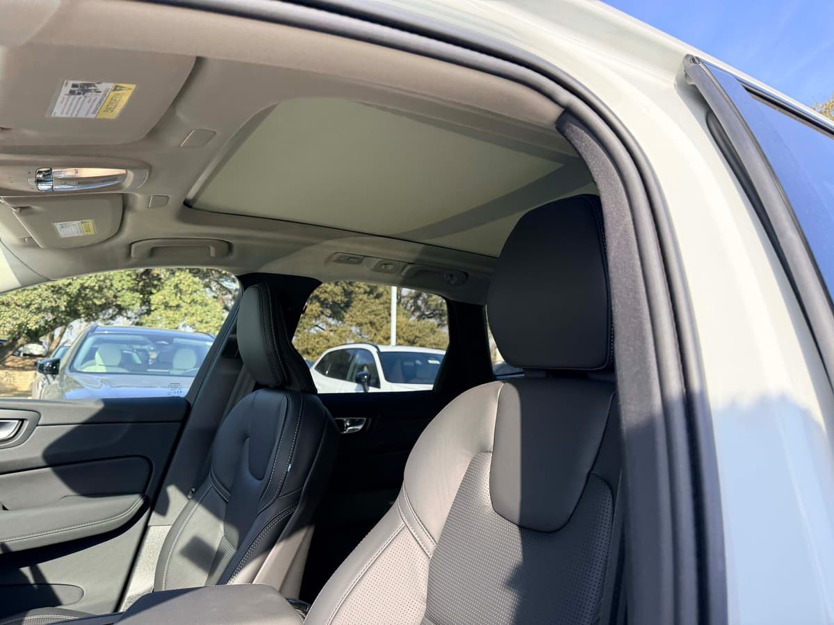 2026 Volvo XC60 - Image 13