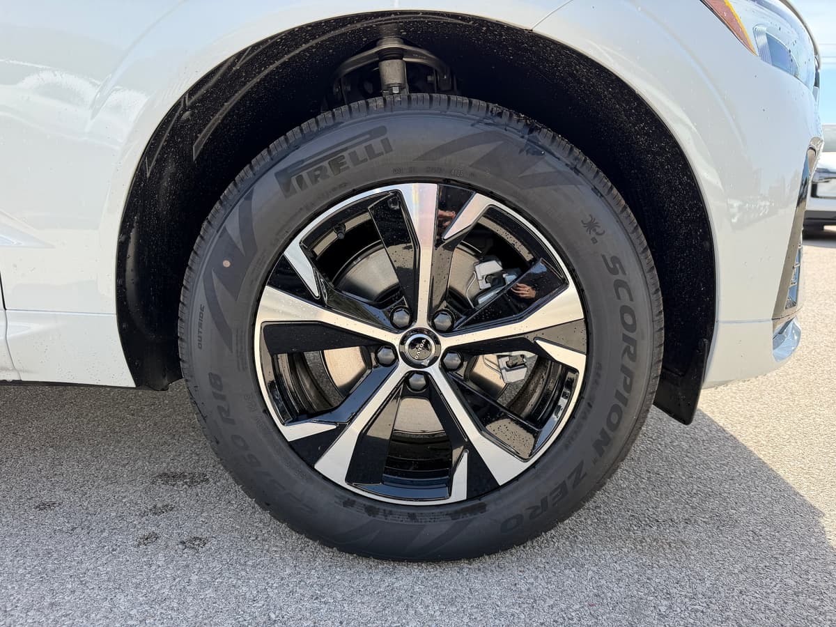 2026 Volvo XC60 - Image 6