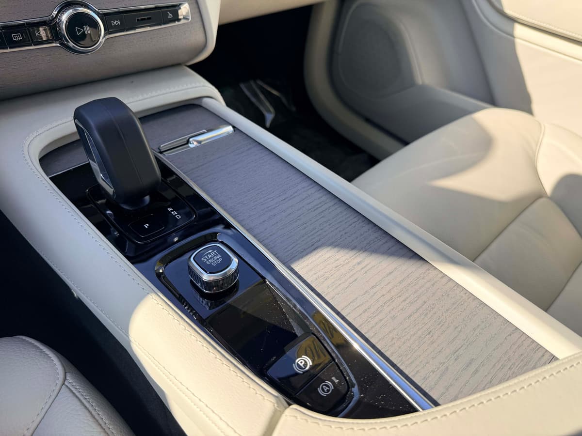 2025 Volvo XC90 - Image 26