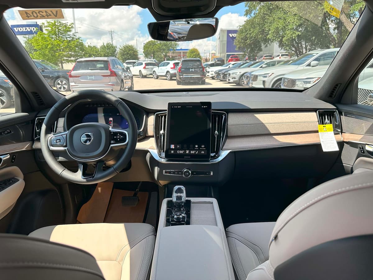 2026 Volvo XC90 - Image 18