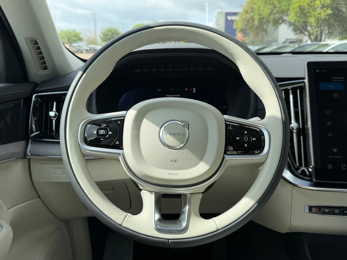 2026 Volvo XC90 plug-in hybrid - Image 15
