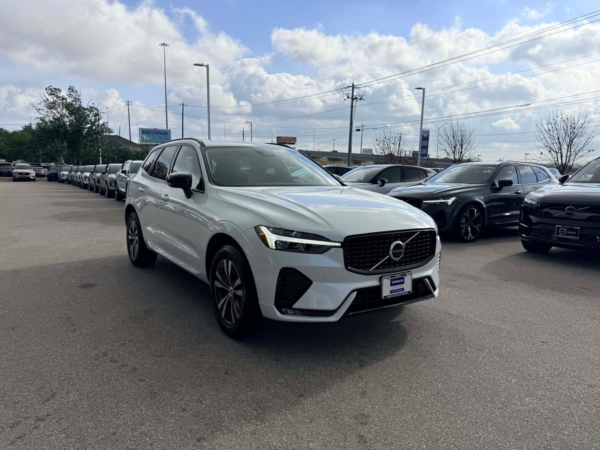 2025 Volvo XC60 - Image 7