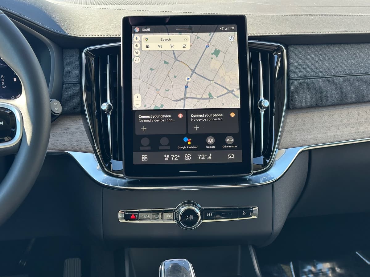 2026 Volvo XC90 - Image 13