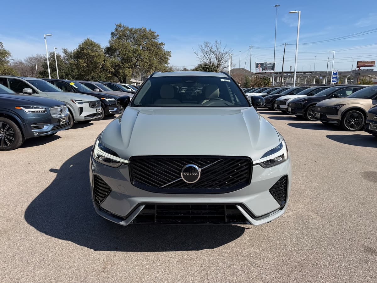 2026 Volvo XC60 - Image 6