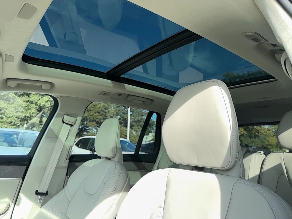2026 Volvo XC90 - Image 14