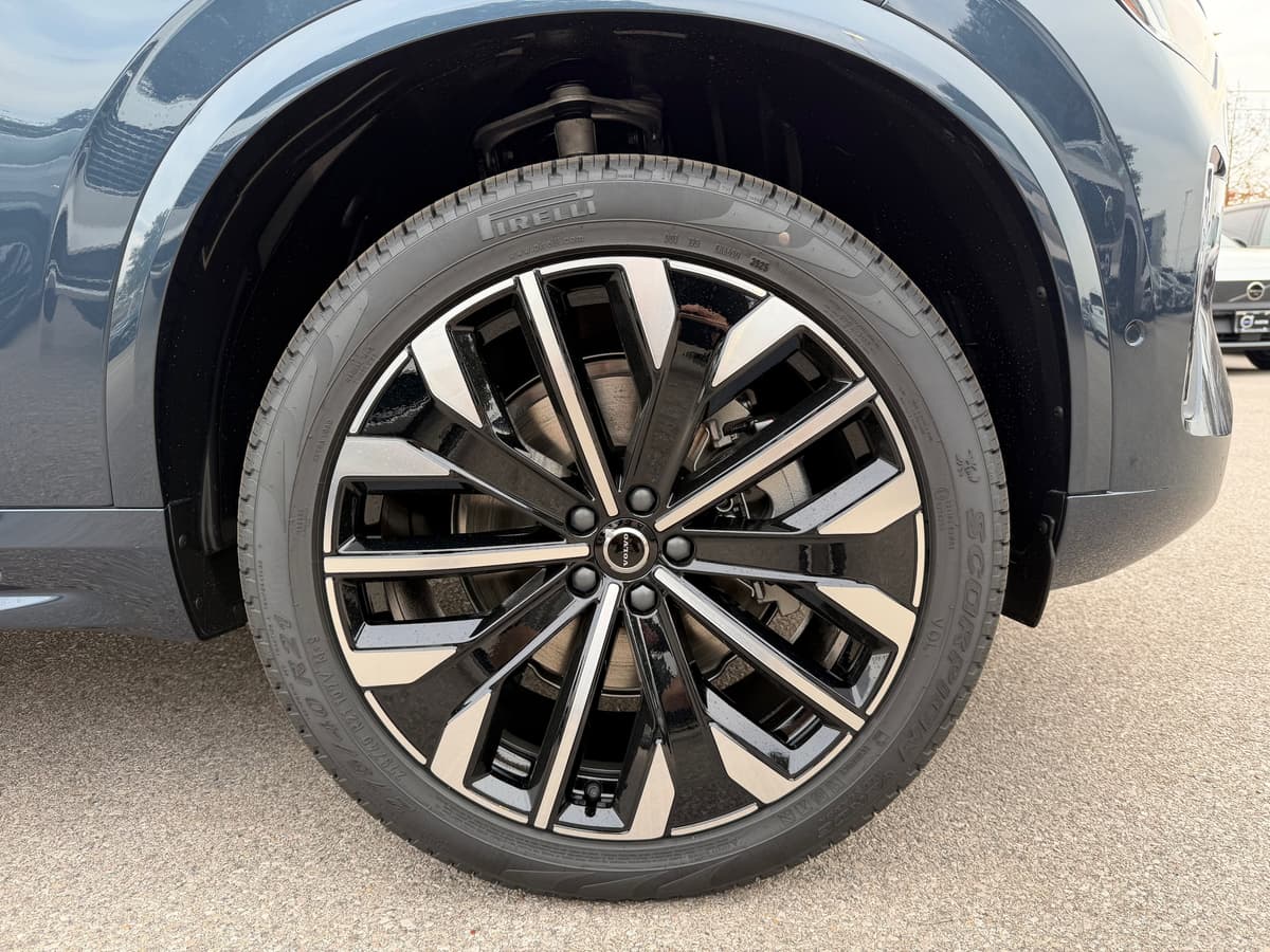 2026 Volvo XC90 - Image 7