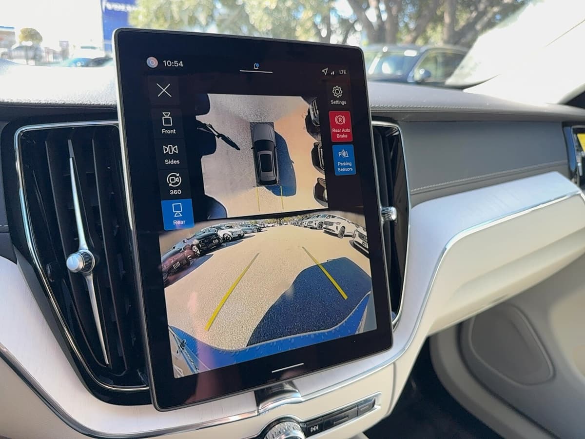 2026 Volvo XC60 - Image 22