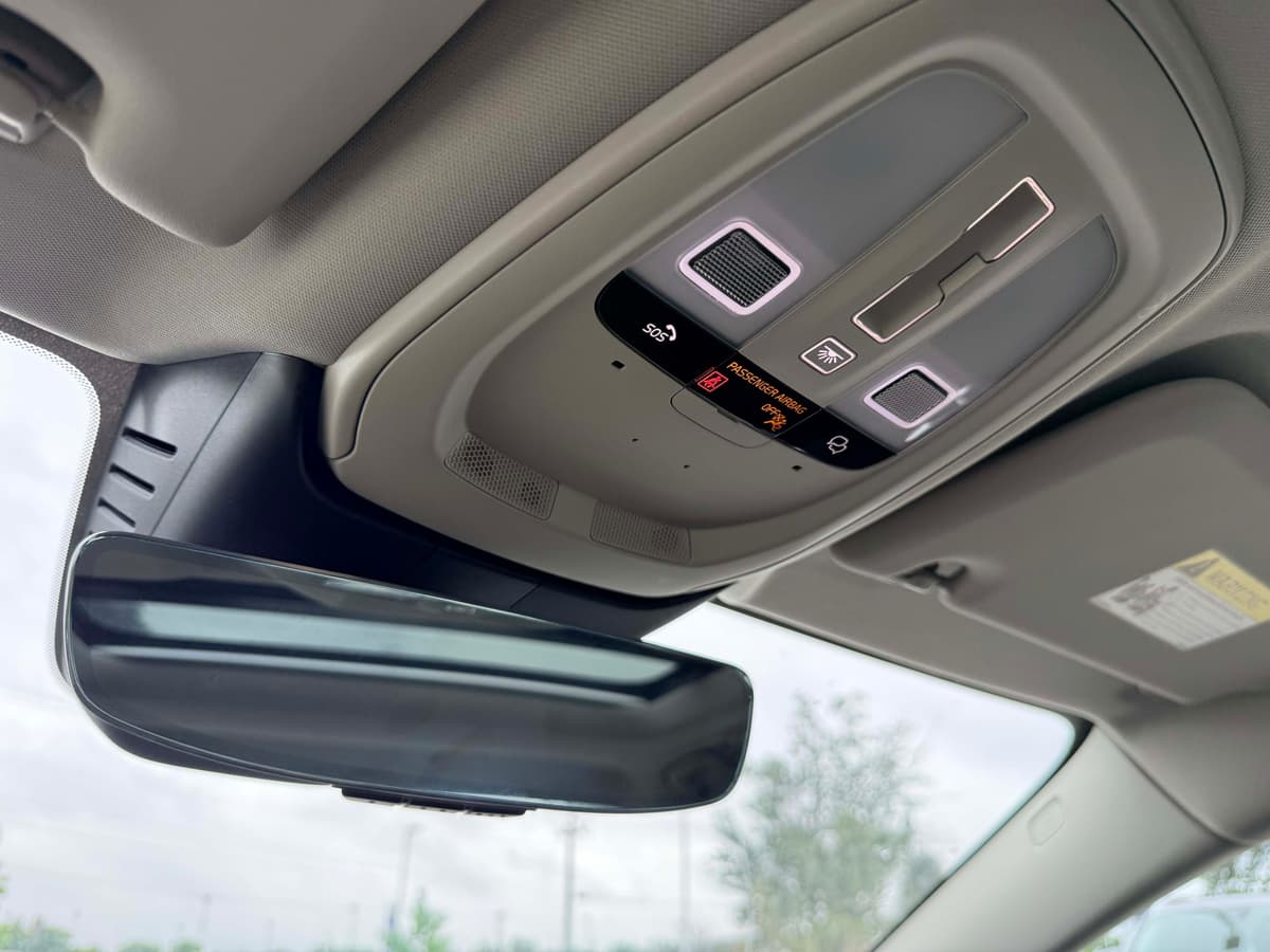 2025 Volvo S60 Plug-In Hybrid - Image 17