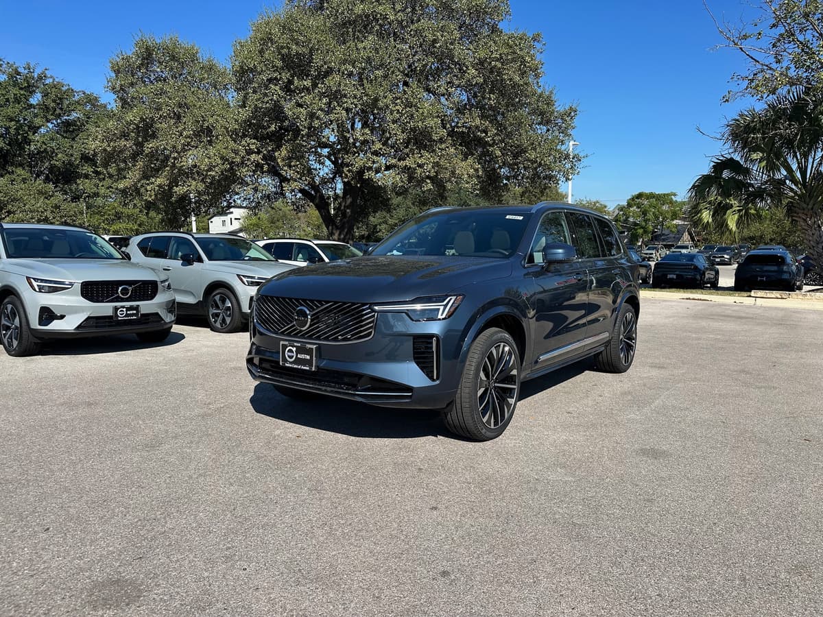 2026 Volvo XC90 - Image 2