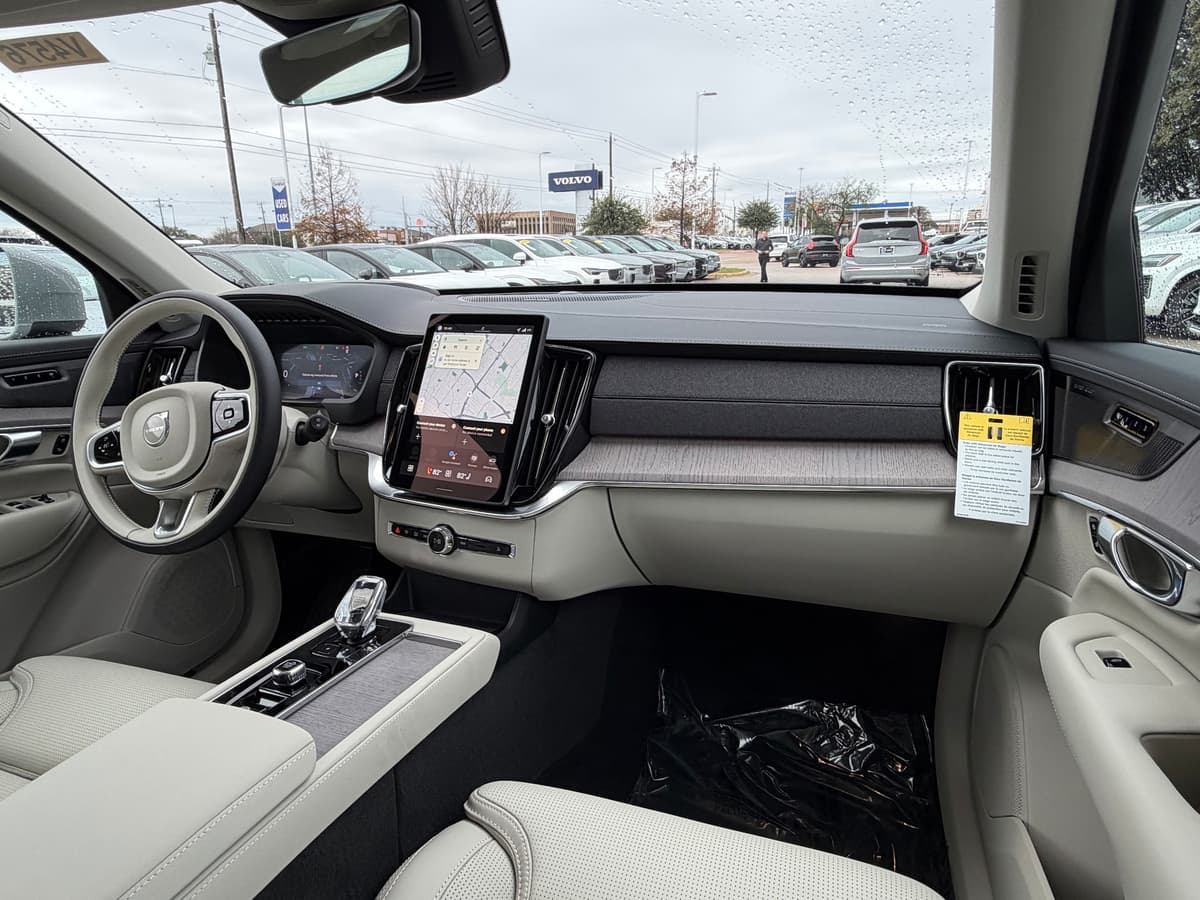 2026 Volvo XC90 - Image 11