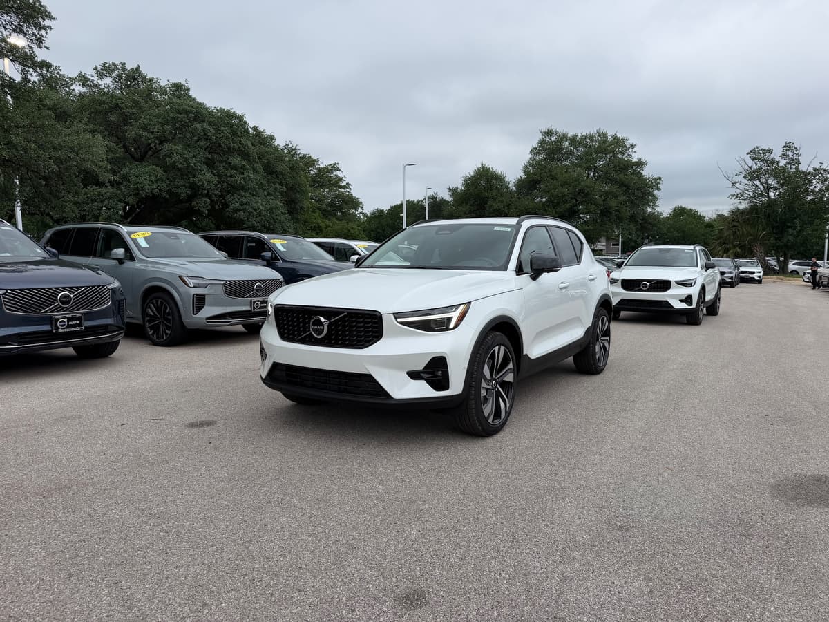 2026 Volvo XC40
