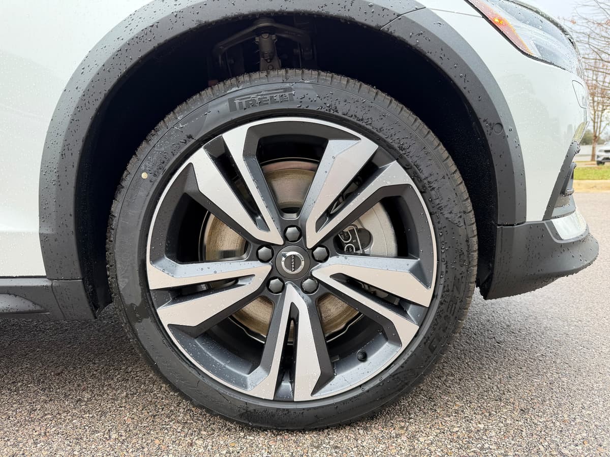 2026 Volvo V60 Cross Country - Image 7