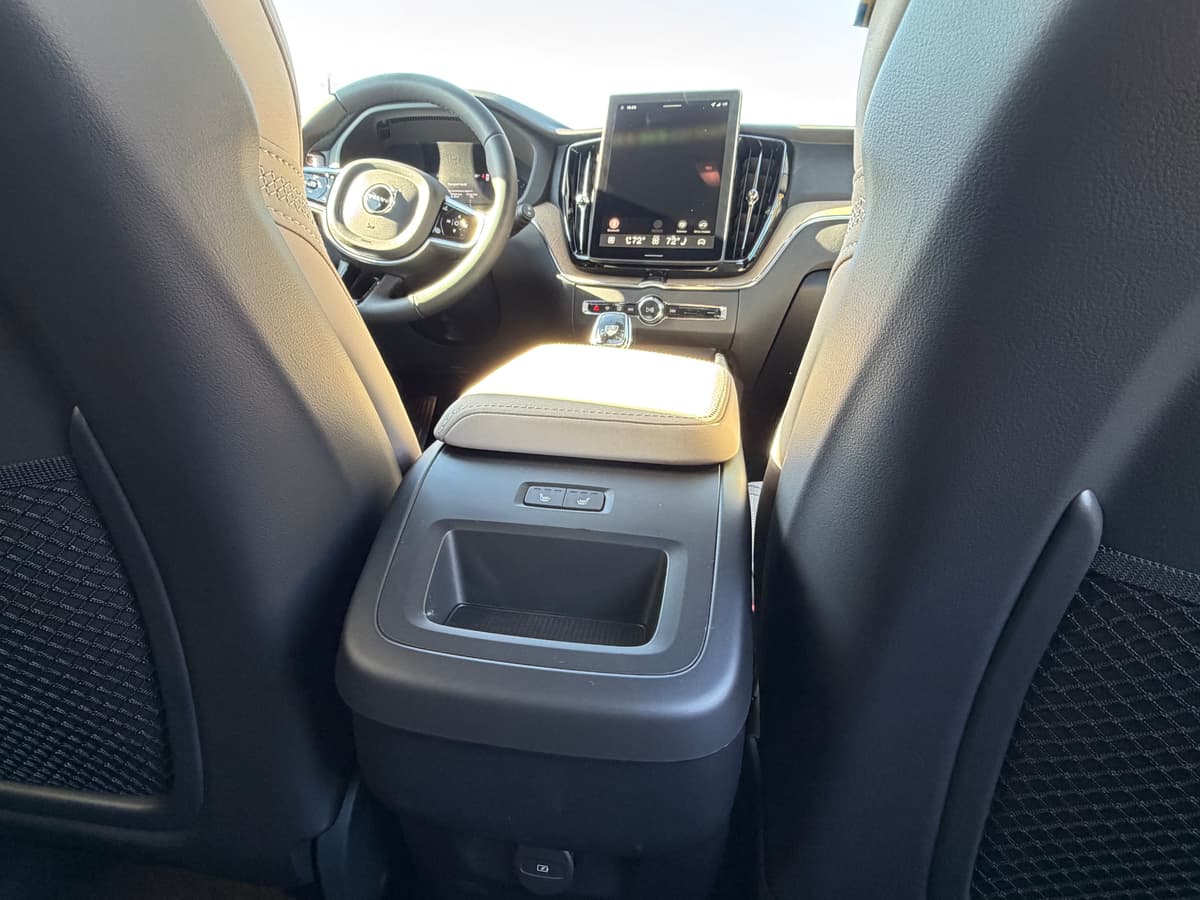 2026 Volvo XC60 - Image 11
