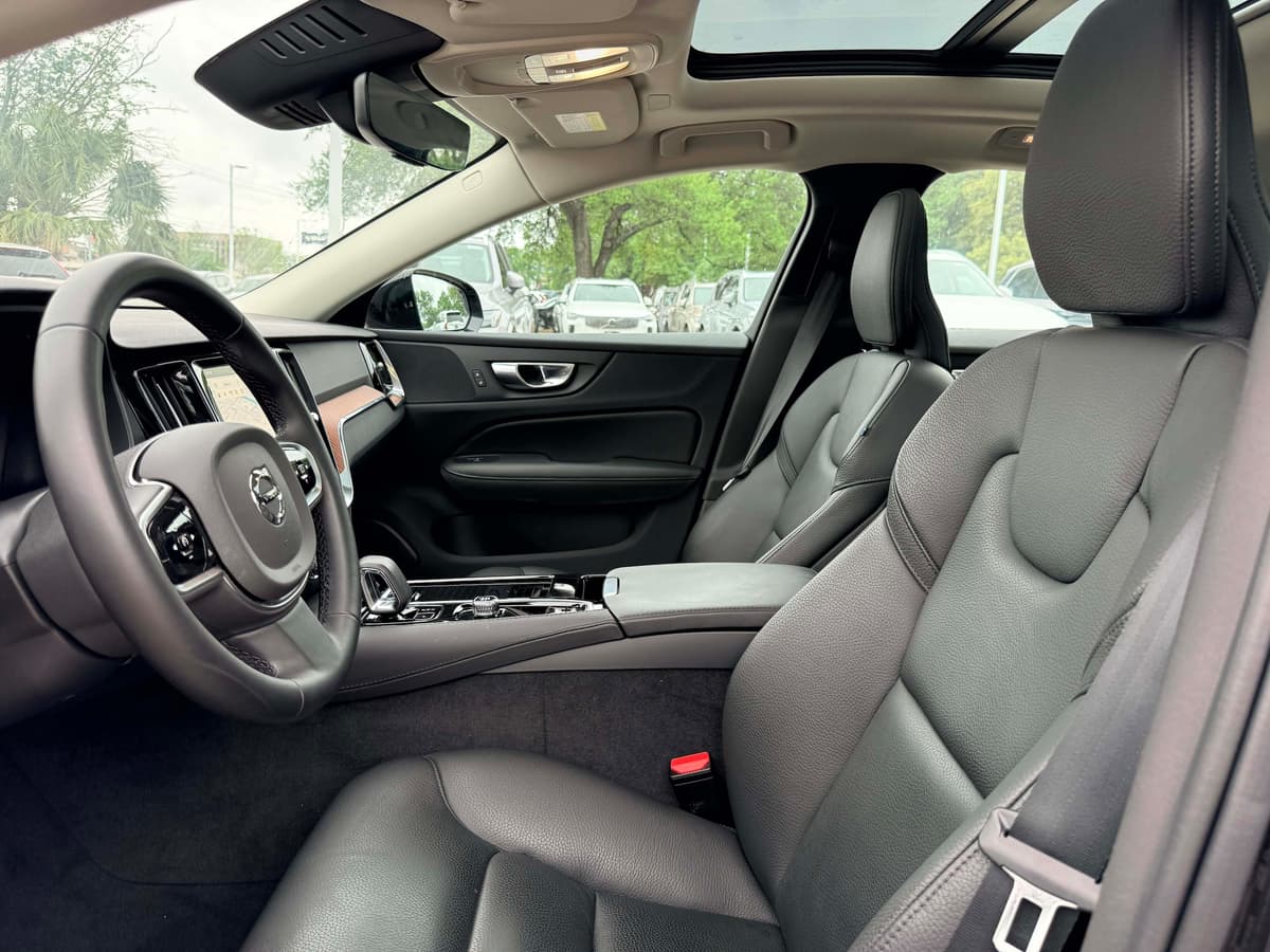 2025 Volvo S60 Plug-In Hybrid - Image 8