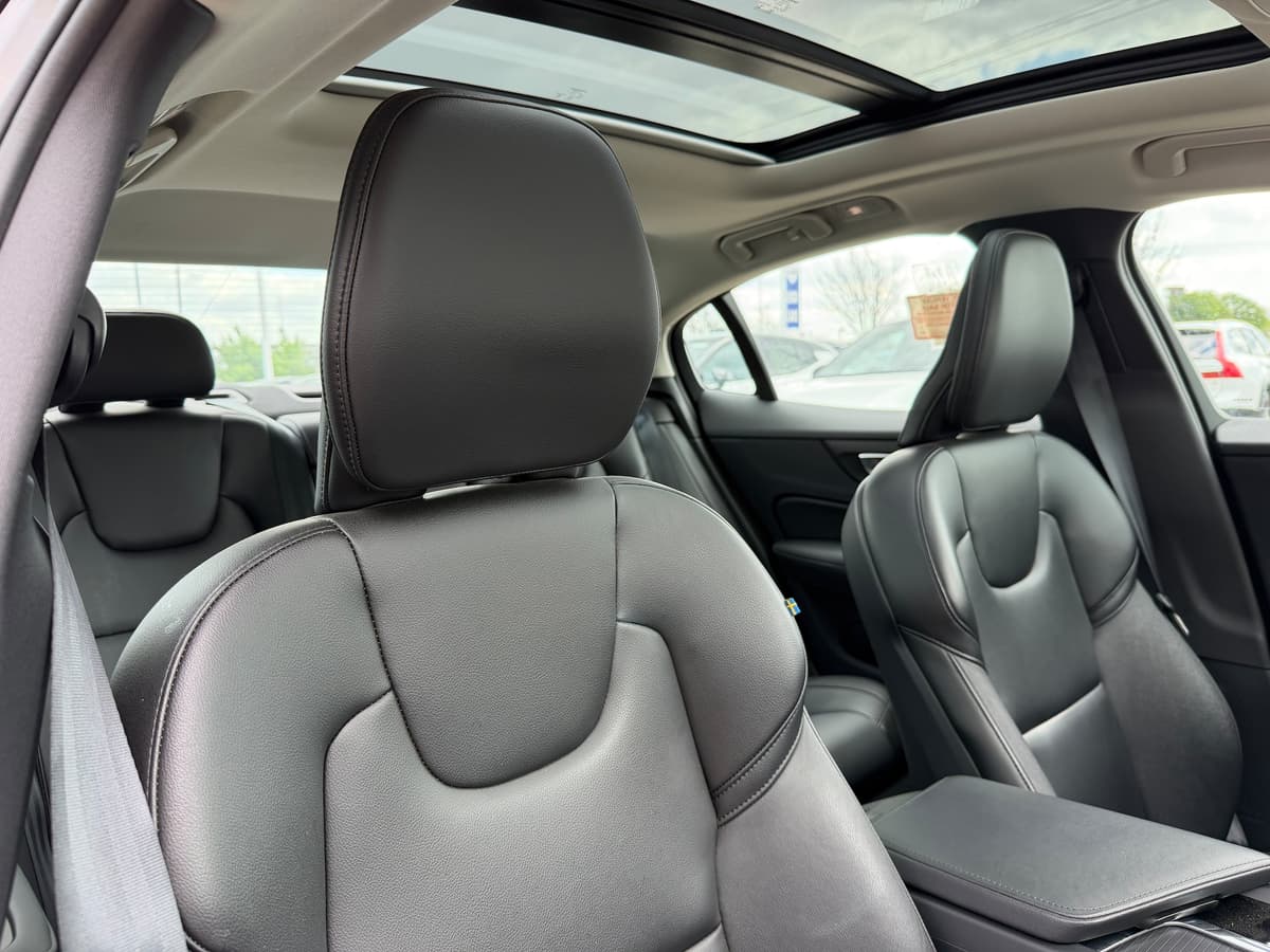 2025 Volvo S60 - Image 11