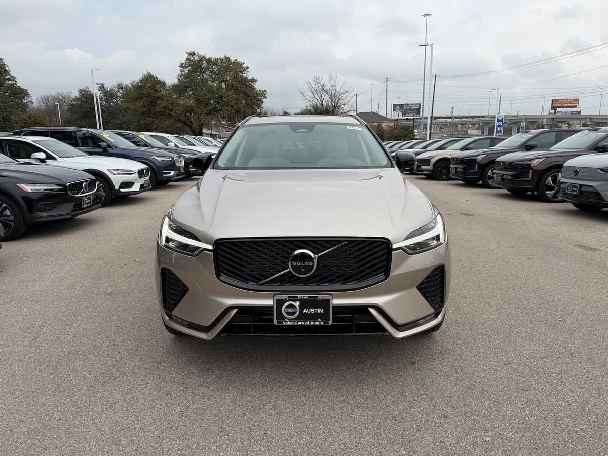 2026 Volvo XC60 - Image 6