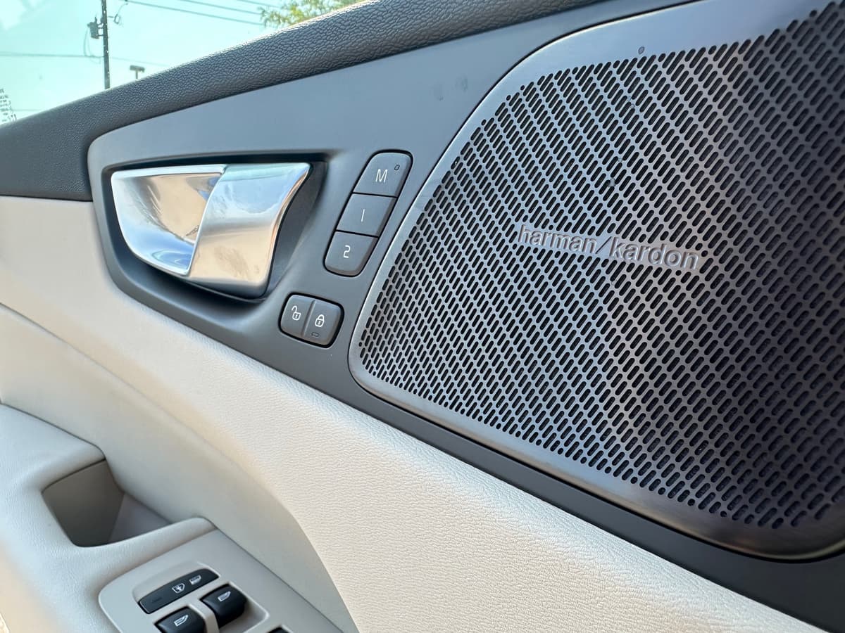 2026 Volvo XC60 - Image 18