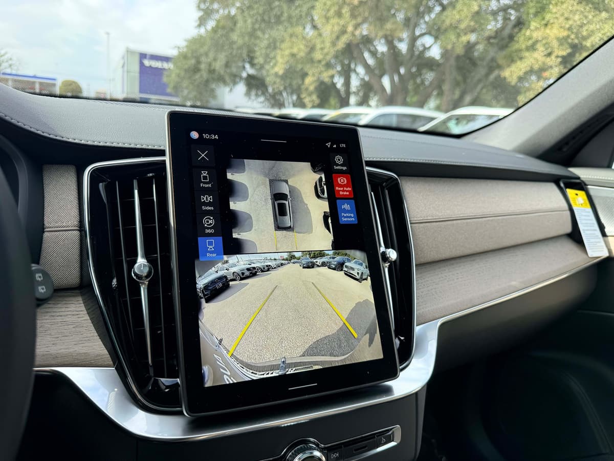 2026 Volvo XC90 - Image 23