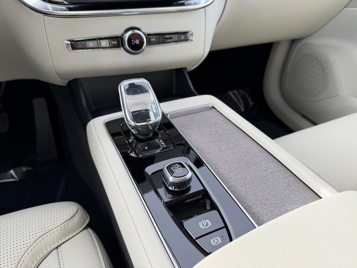 2026 Volvo XC90 - Image 14