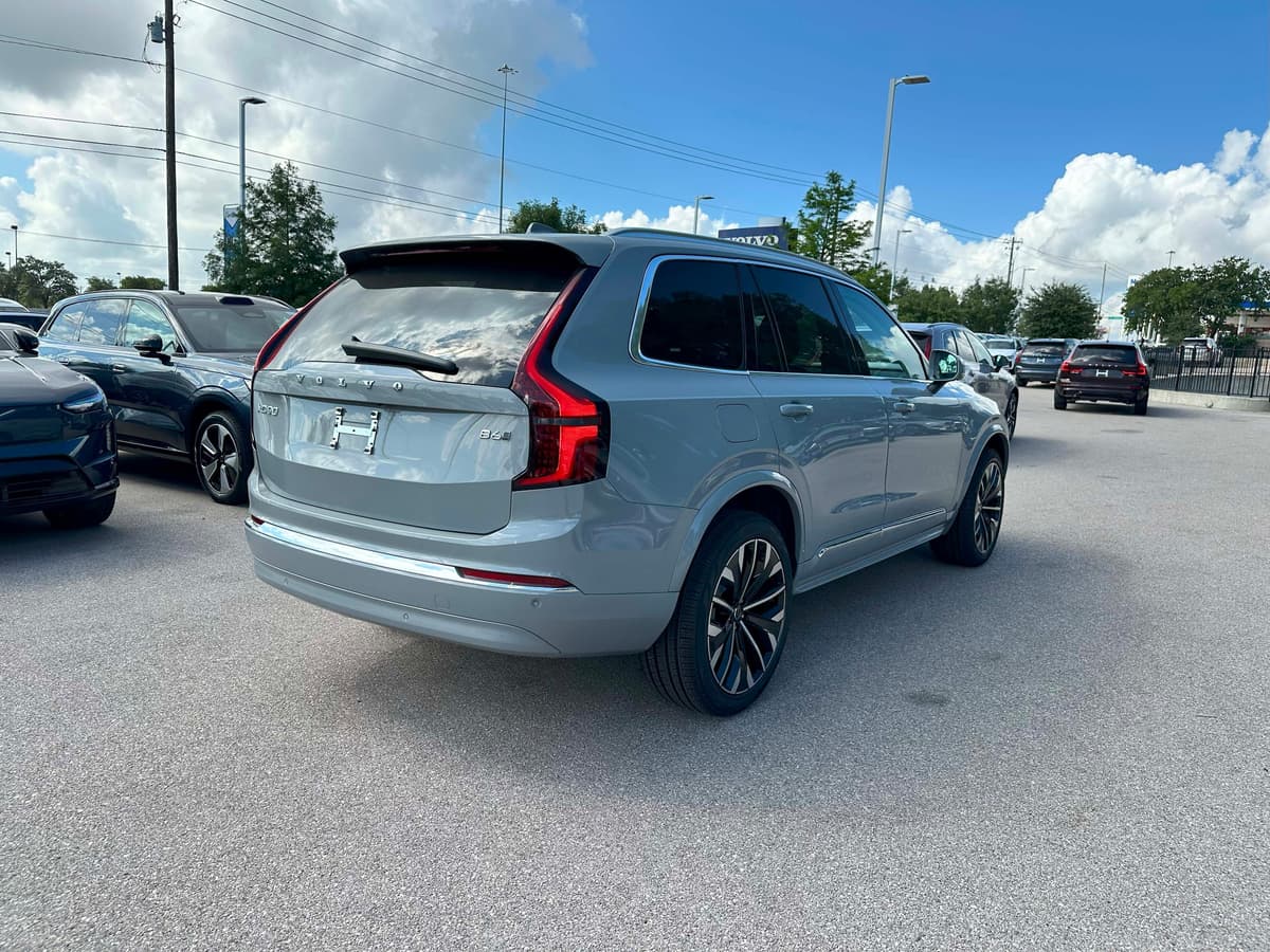 2026 Volvo XC90 - Image 6