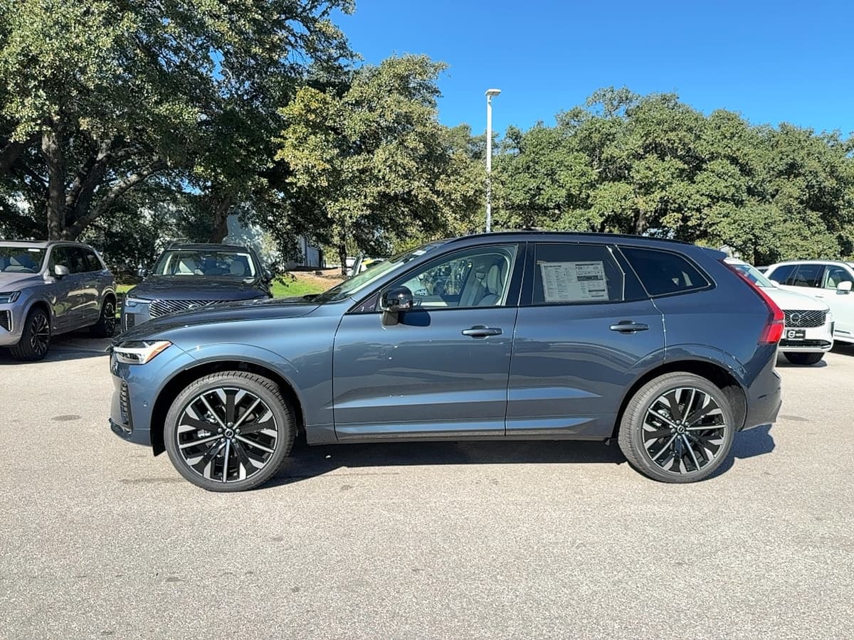 2026 Volvo XC60 - Image 3
