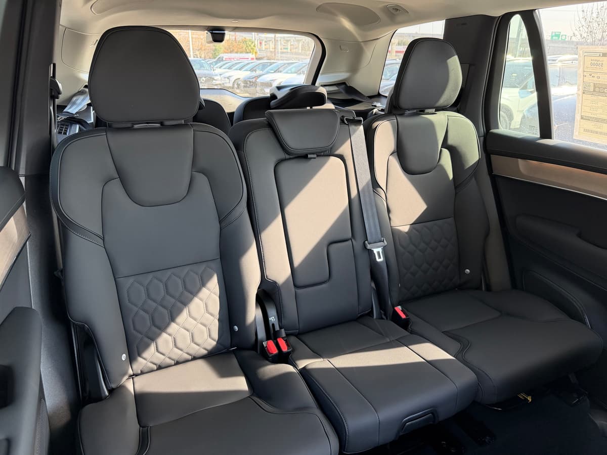 2026 Volvo XC90 - Image 10