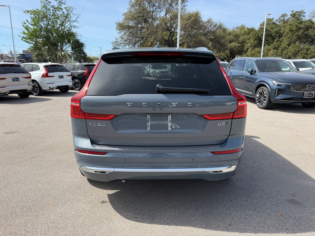 2023 Volvo XC60 - Image 5