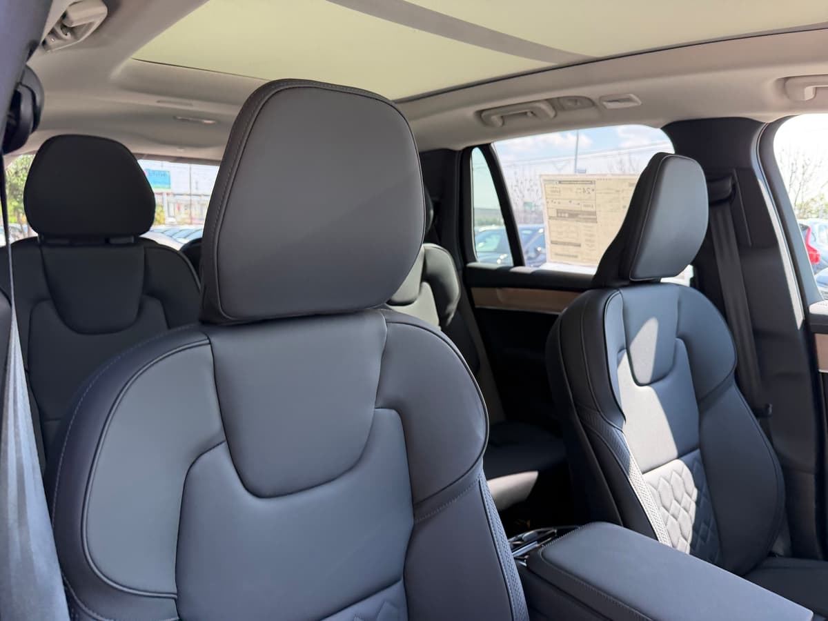 2026 Volvo XC90 - Image 8