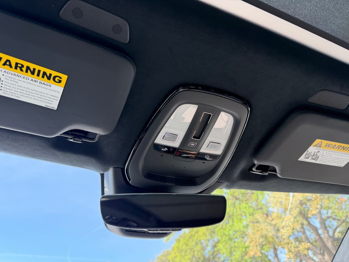 2026 Volvo XC90 plug-in hybrid - Image 16