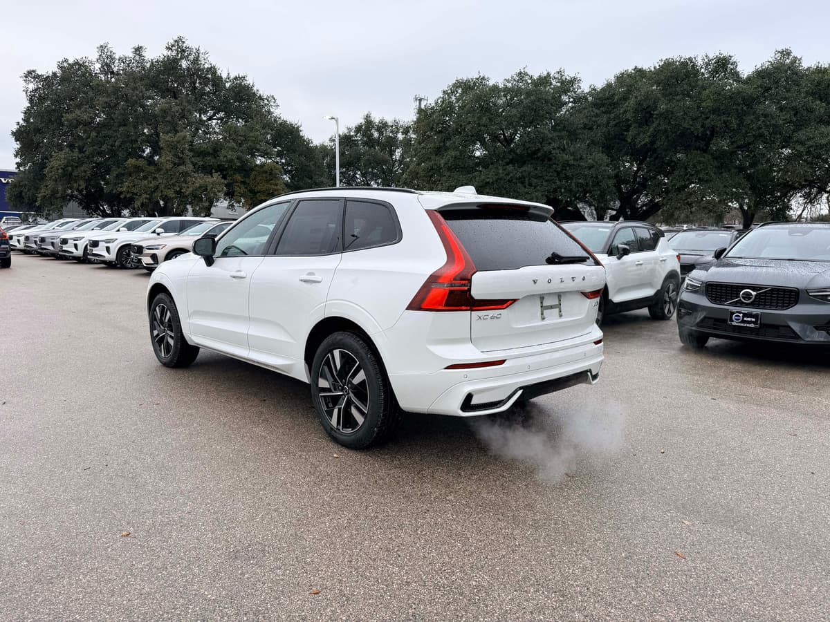 2026 Volvo XC60 - Image 4