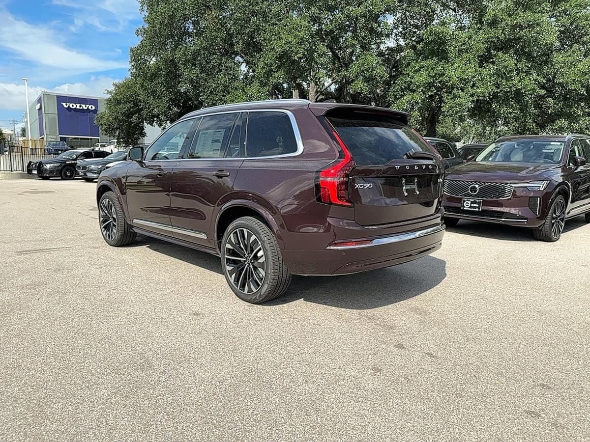 2026 Volvo XC90 - Image 4