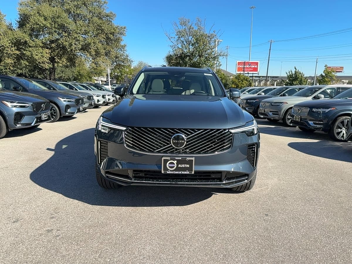 2026 Volvo XC90 - Image 8