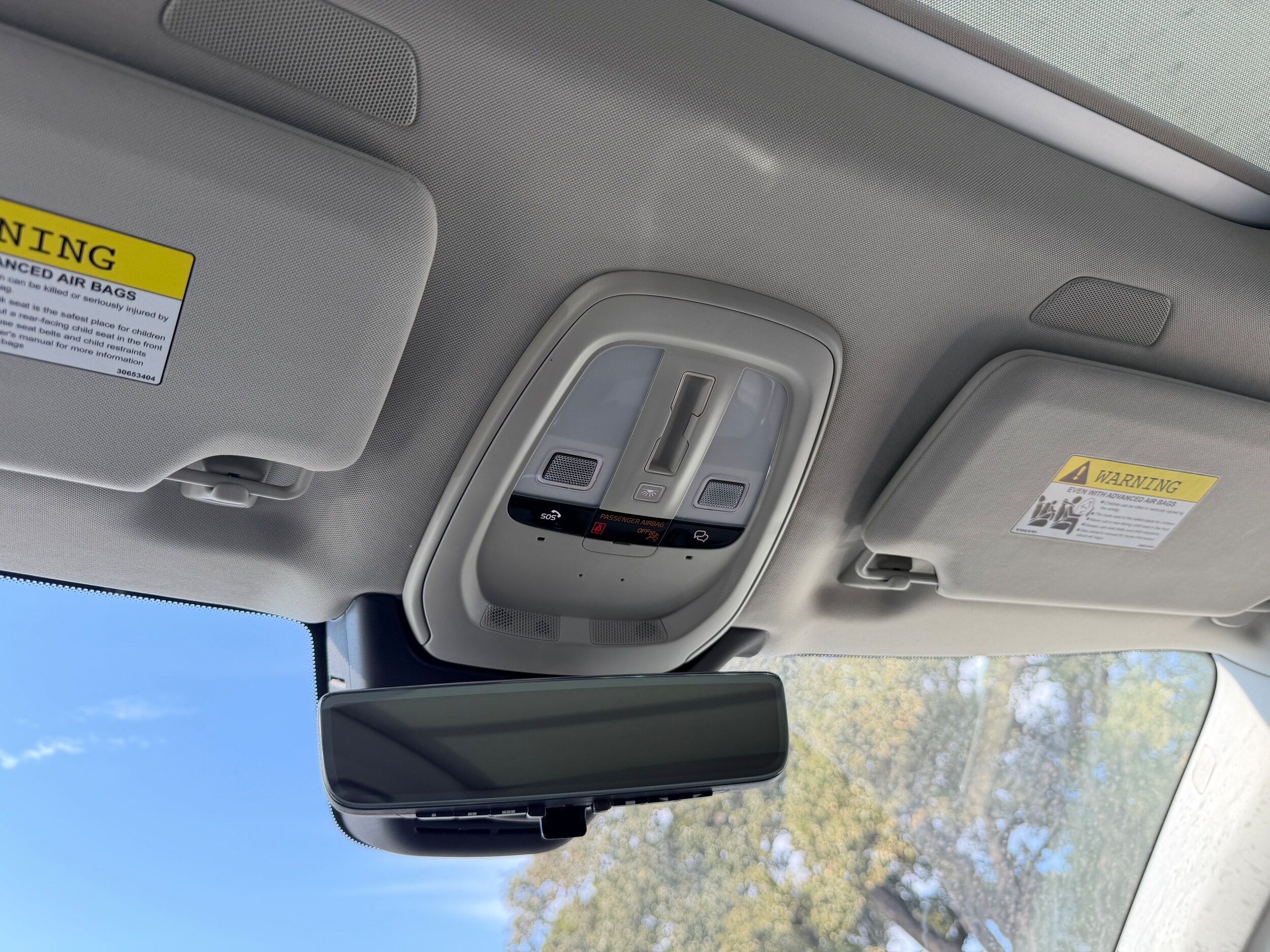 2026 Volvo XC90 - Image 17