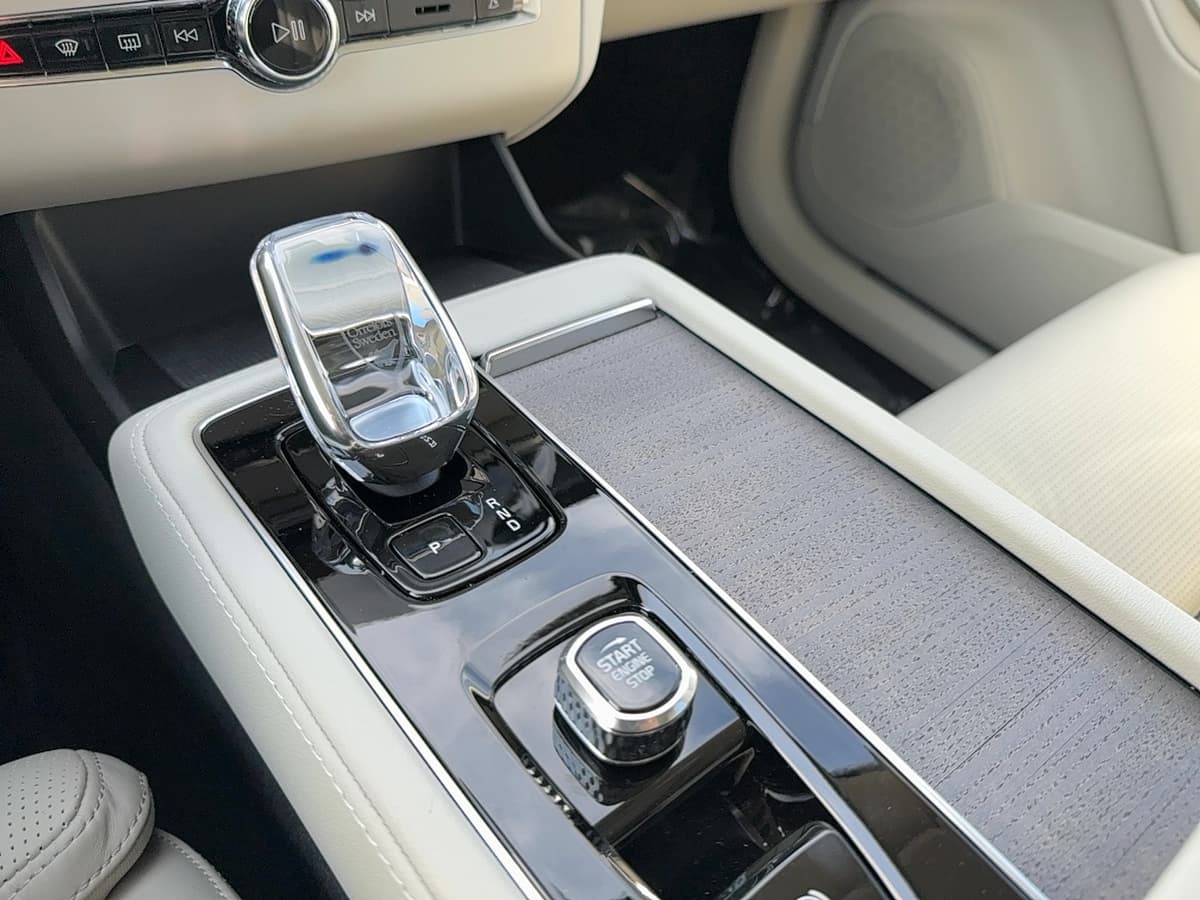 2026 Volvo XC90 - Image 24