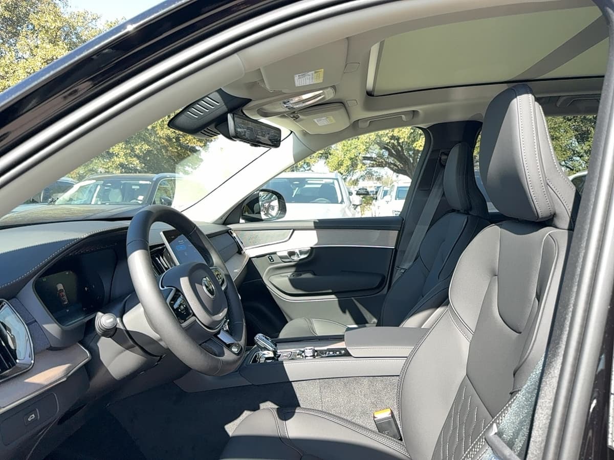 2026 Volvo XC90 - Image 12