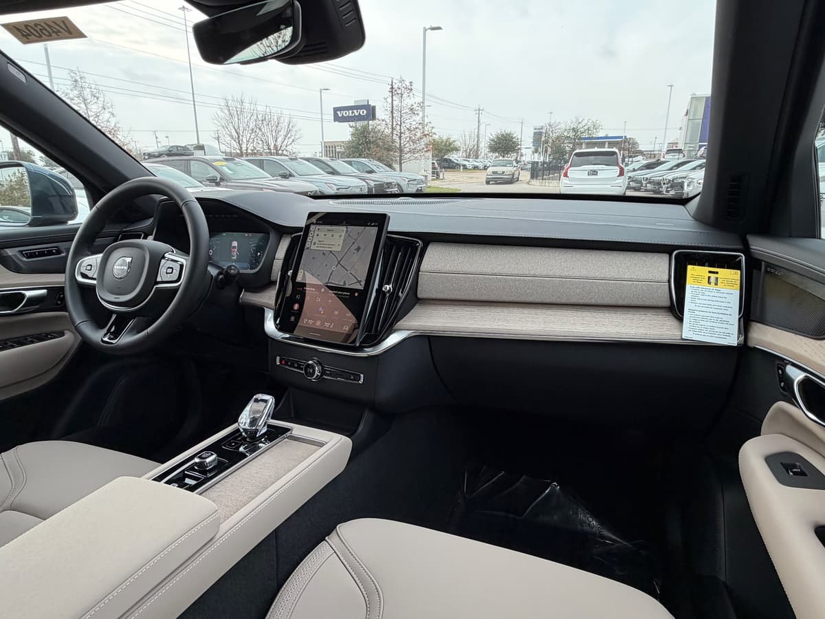 2026 Volvo XC90 - Image 11