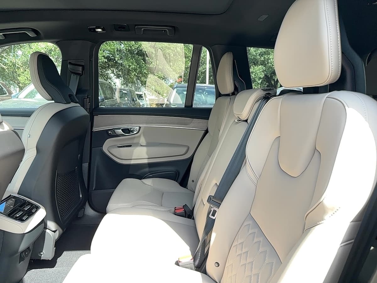 2026 Volvo XC90 - Image 16