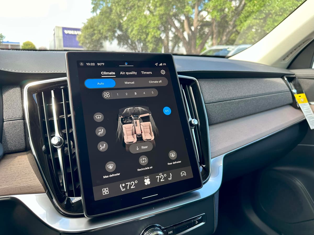 2026 Volvo XC90 - Image 22