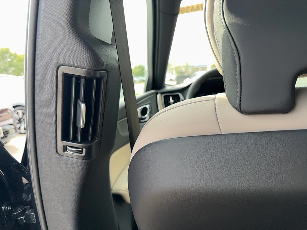 2026 Volvo XC60 - Image 14