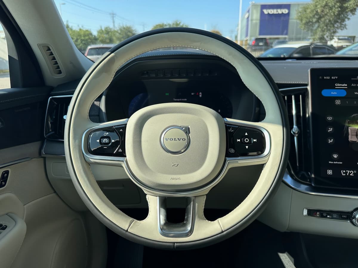 2026 Volvo XC90 - Image 15