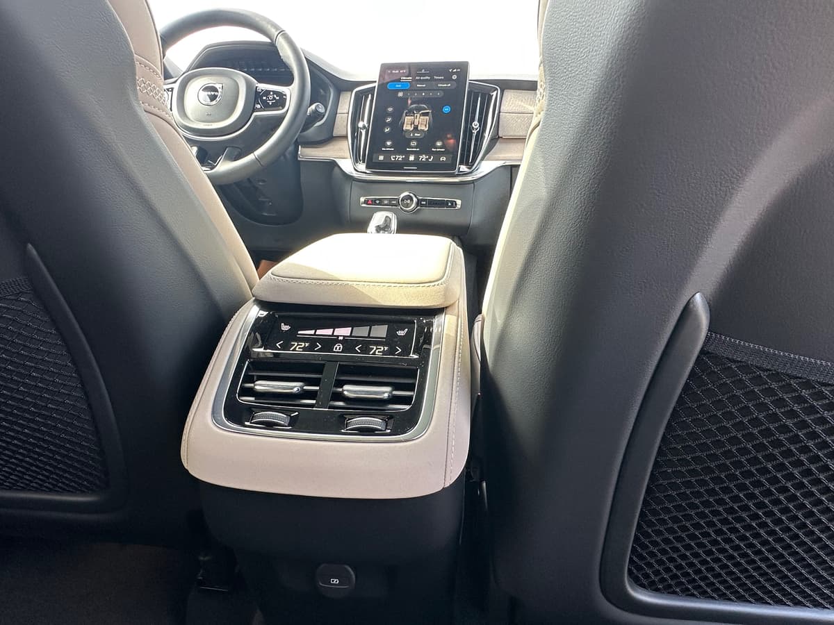 2026 Volvo XC90 - Image 12