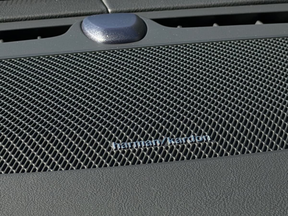 2026 Volvo XC90 plug-in hybrid - Image 16